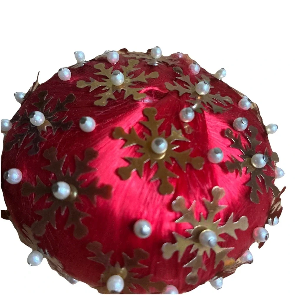 Vintage Push Pin‎ Ornament Red Gold Snowflake Beaded Pearl  Oval 3.5x2.5